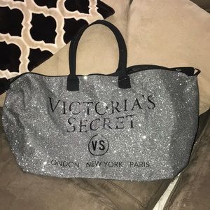 V.S.Tote LONDON PARIS NEW YORK